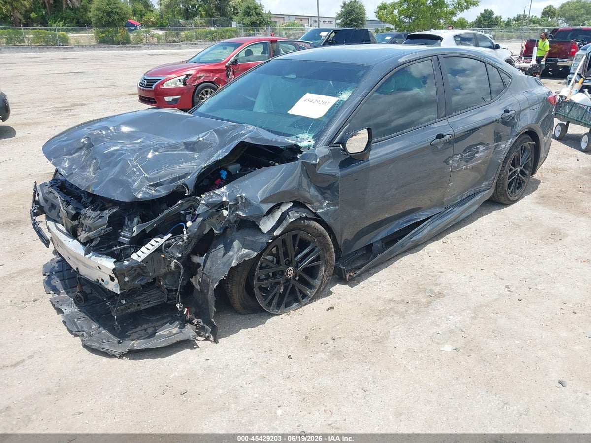 2026 TOYOTA CAMRY SE — снимка 2