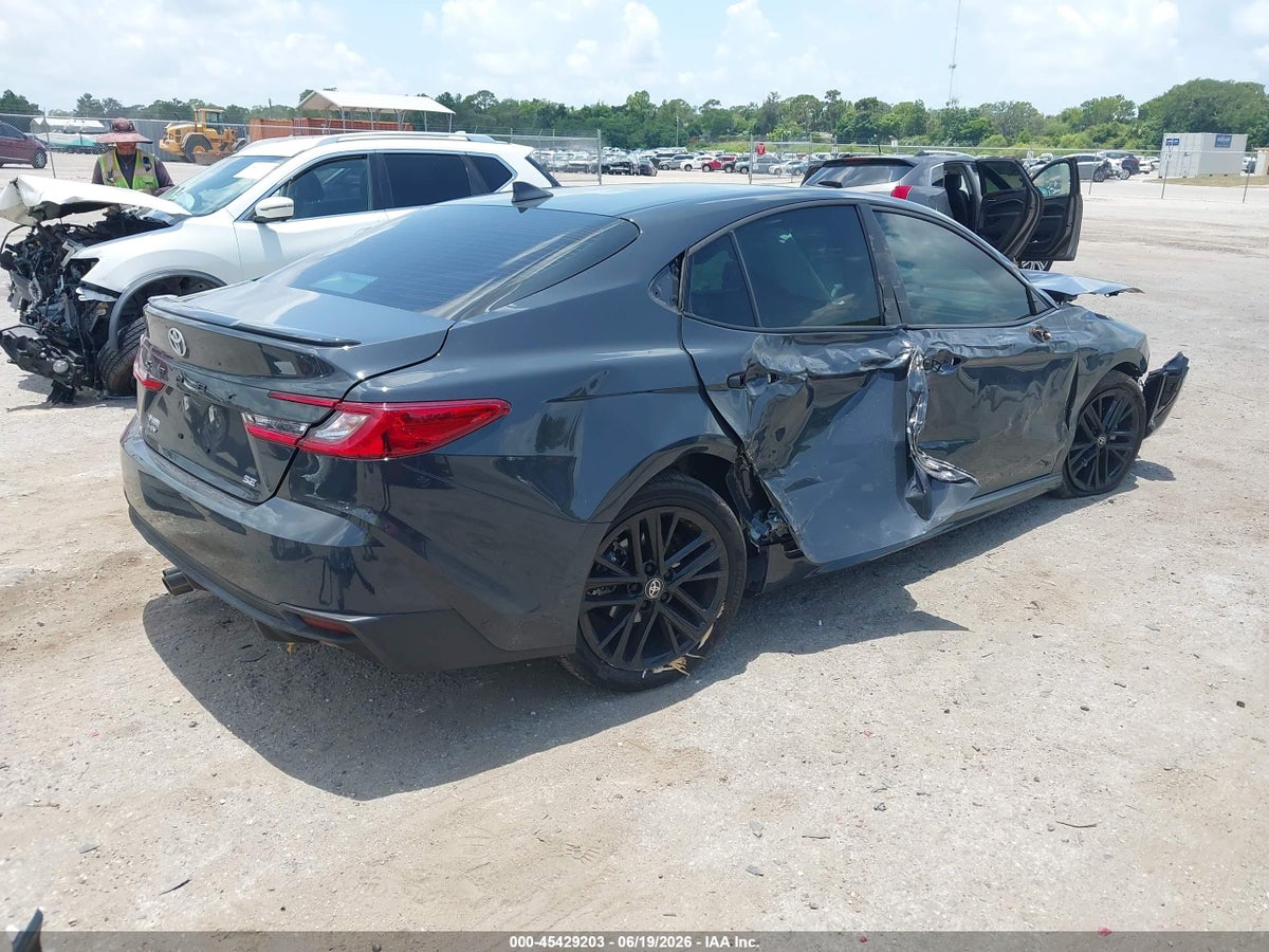 2026 TOYOTA CAMRY SE — снимка 4