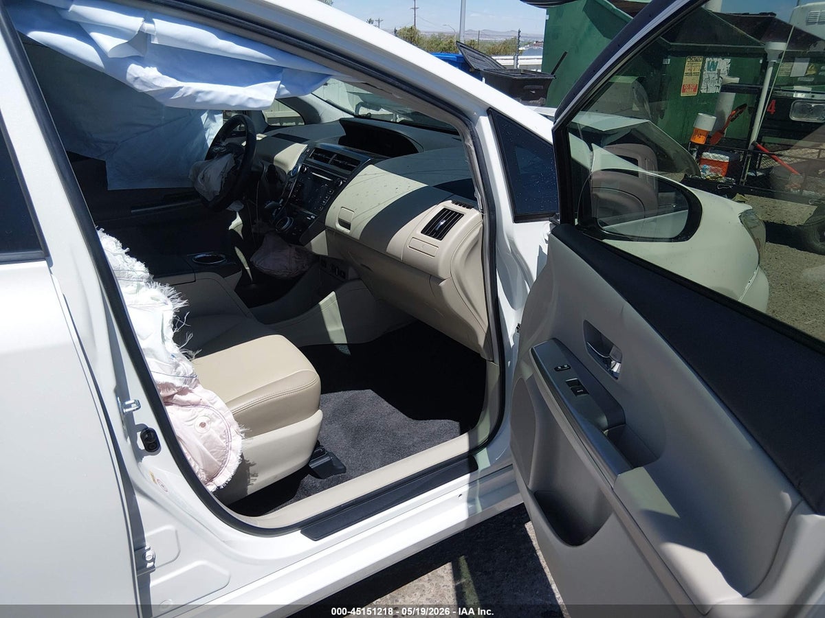 2017 TOYOTA PRIUS V FIVE — снимка 5