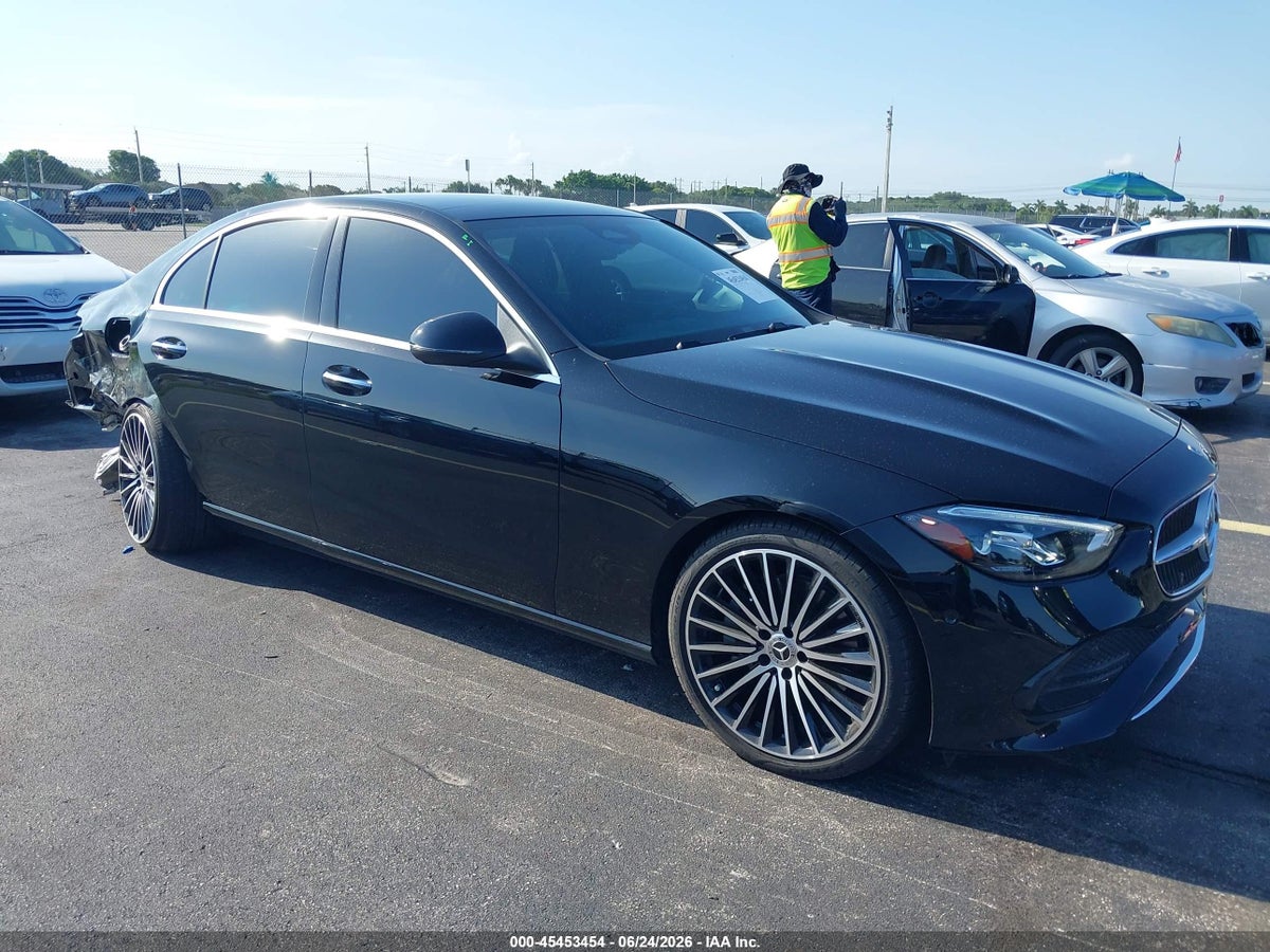 2026 MERCEDES-BENZ C 300