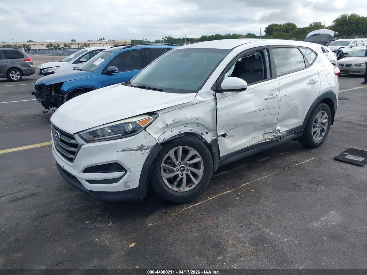 2017 HYUNDAI TUCSON SE — снимка 2