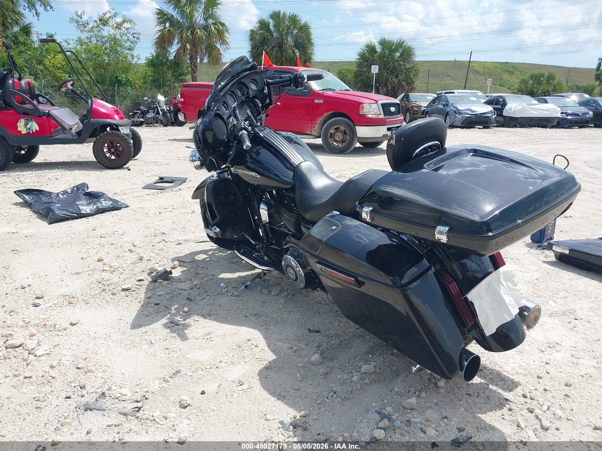 2016 HARLEY-DAVIDSON FLHXSE CVO STREET GLIDE — снимка 3