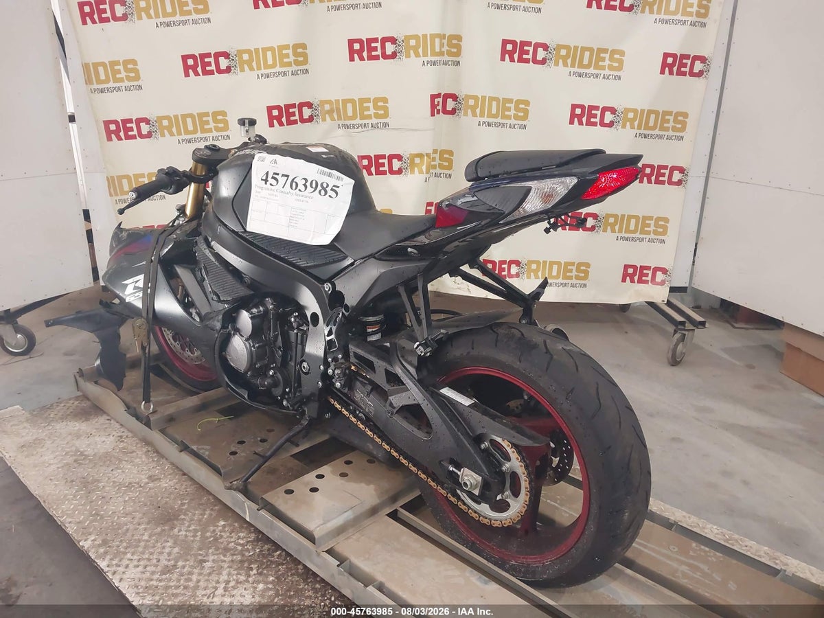 2026 SUZUKI GSX-R750 — photo 3