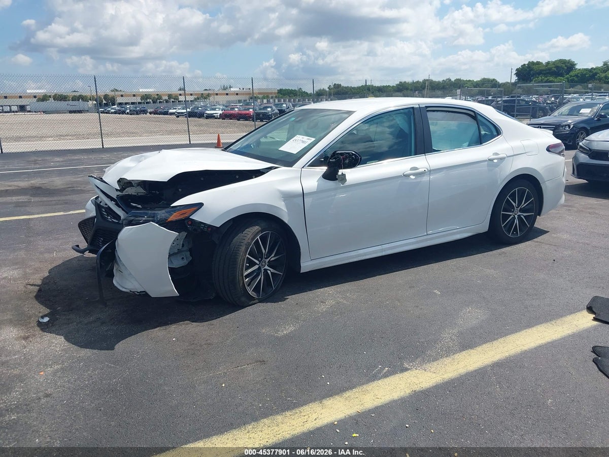 2021 TOYOTA CAMRY SE — снимка 2