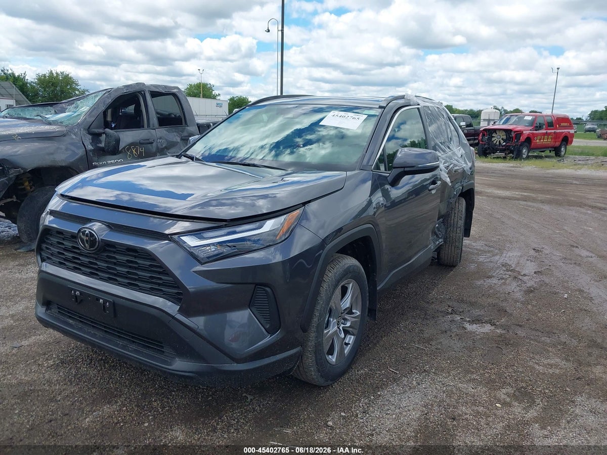2025 TOYOTA RAV4 HYBRID XLE — снимка 2