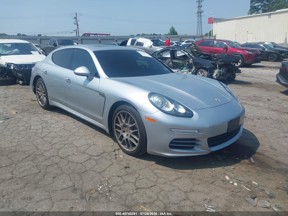 2016 PORSCHE PANAMERA 4