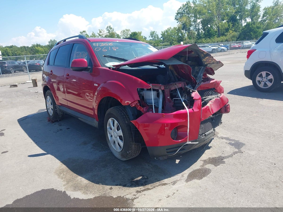 2013 MITSUBISHI OUTLANDER ES