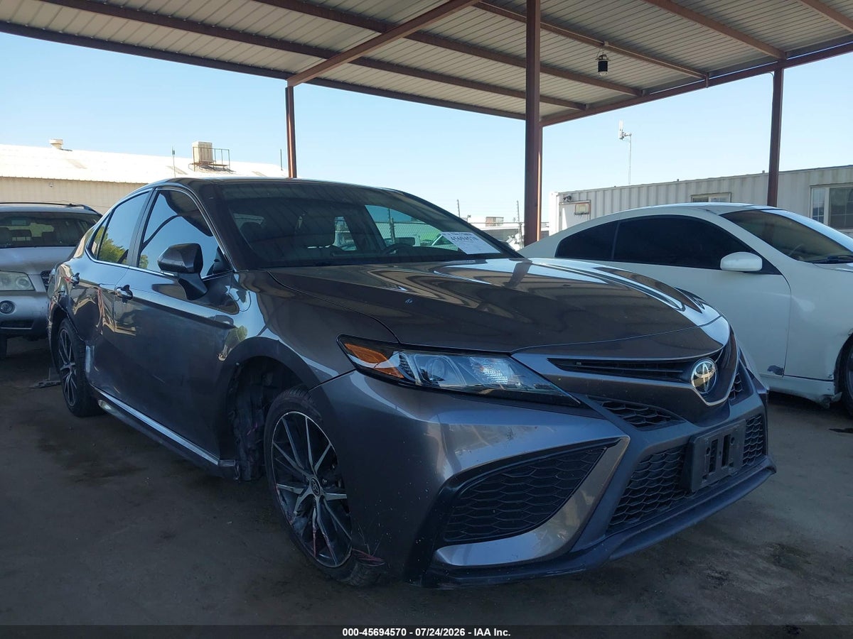 2022 TOYOTA CAMRY SE