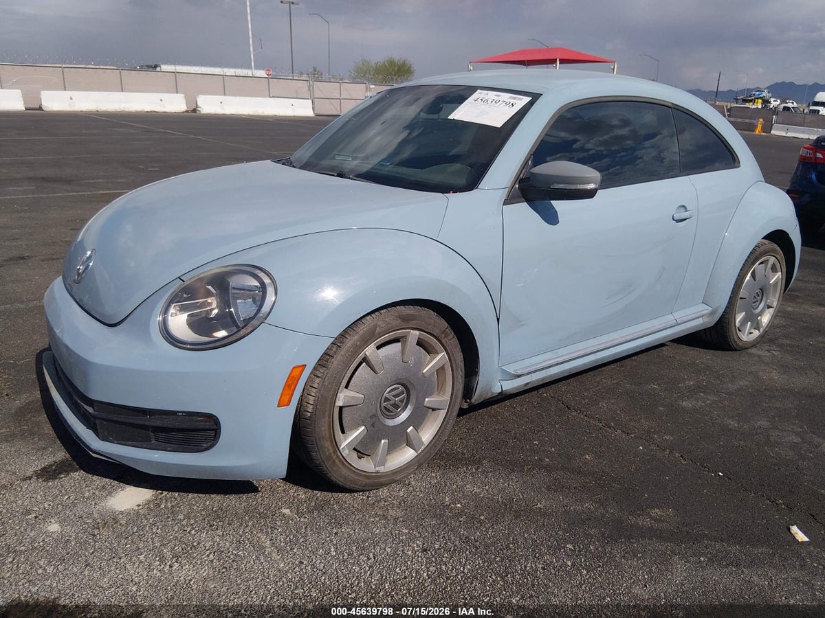 2012 VOLKSWAGEN BEETLE 2.5L — снимка 2