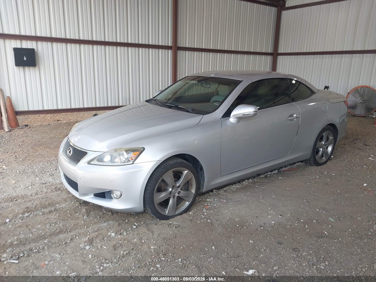 2011 LEXUS IS 350C — снимка 2