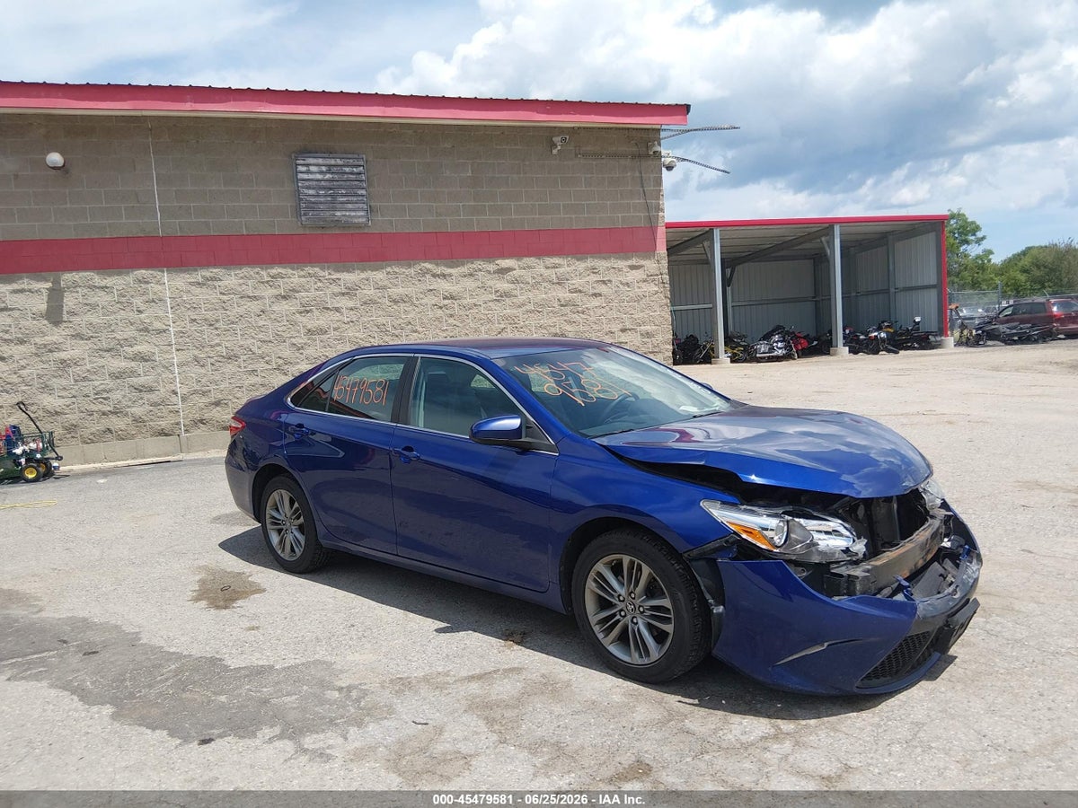 2016 TOYOTA CAMRY SE