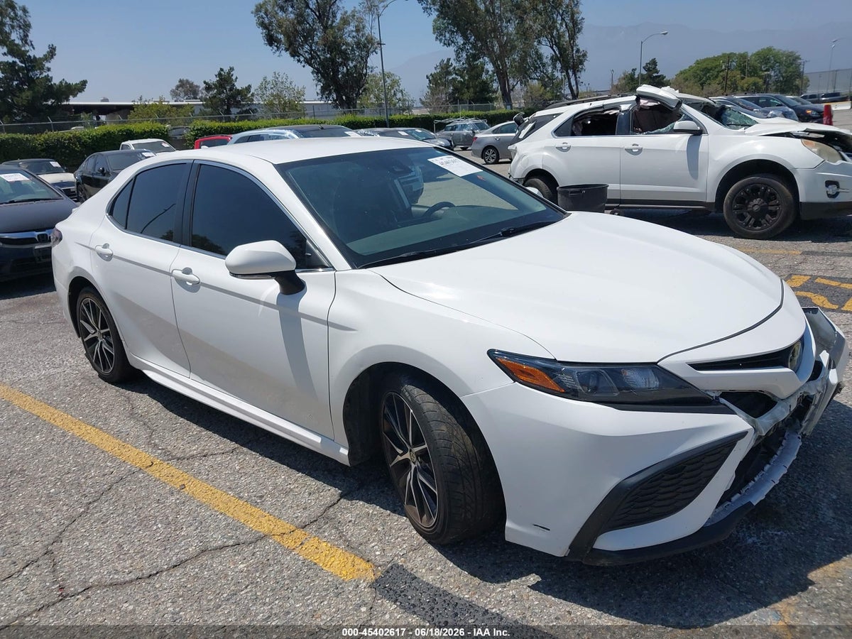2023 TOYOTA CAMRY SE
