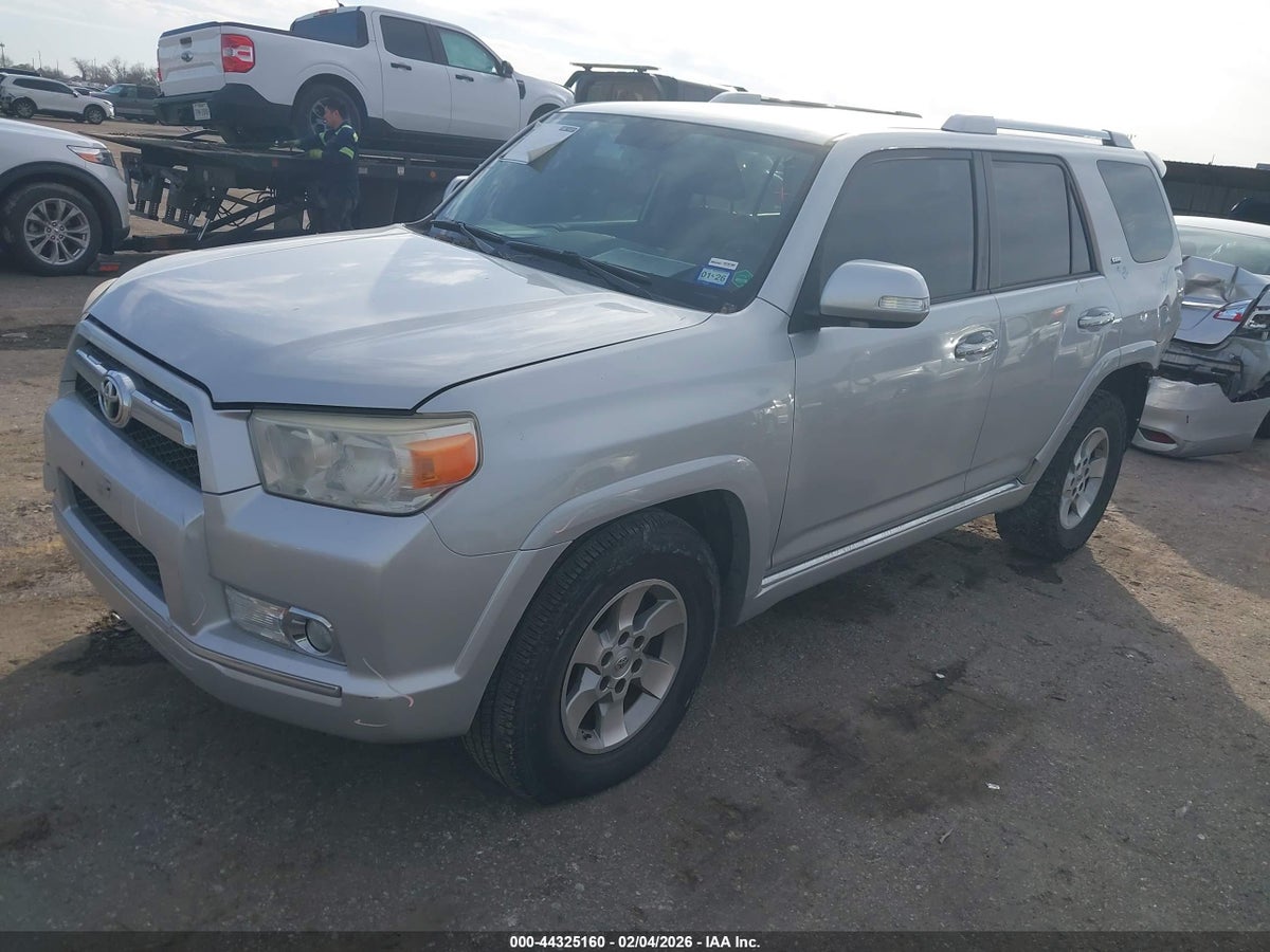 2013 TOYOTA 4RUNNER SR5 — снимка 2