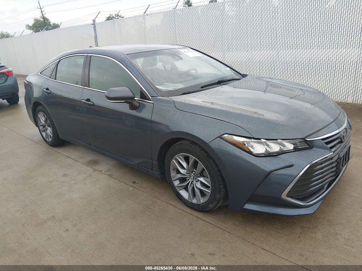2019 TOYOTA AVALON XLE