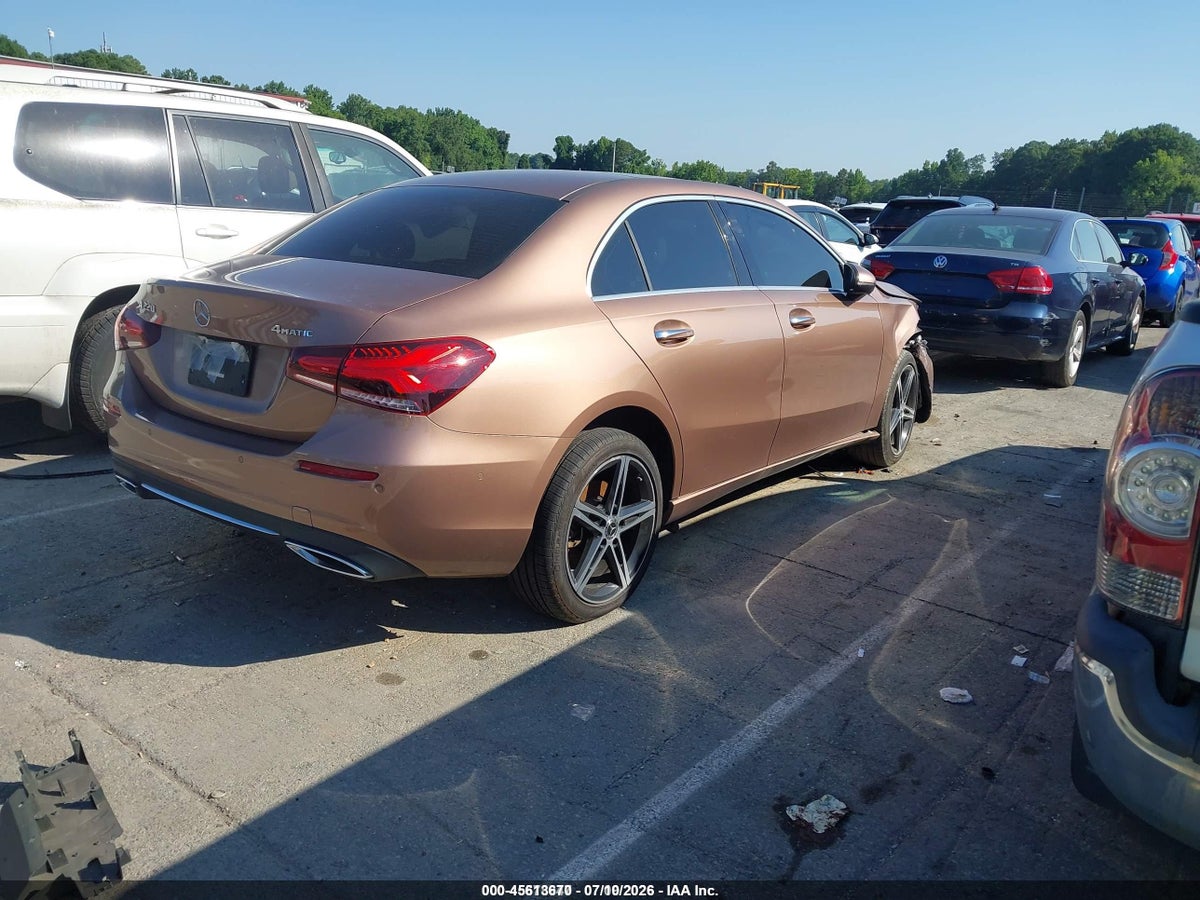2022 MERCEDES-BENZ A 220 4MATIC — снимка 4