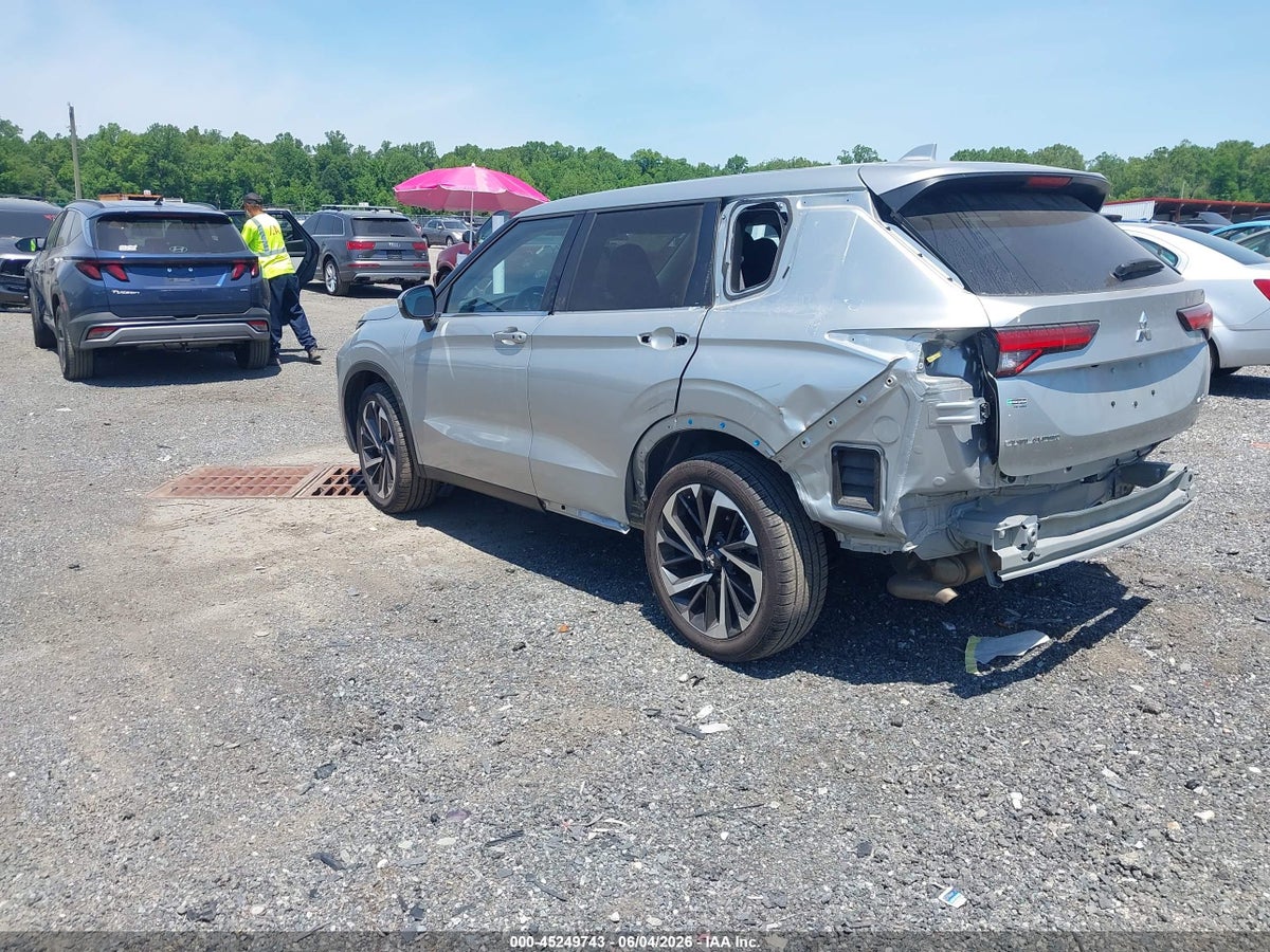 2024 MITSUBISHI OUTLANDER SE 2.5 2WD/SE BLACK EDITION S-AWC/SE BLACK EDITION W/PANO ROOF S-AWC — снимка 3