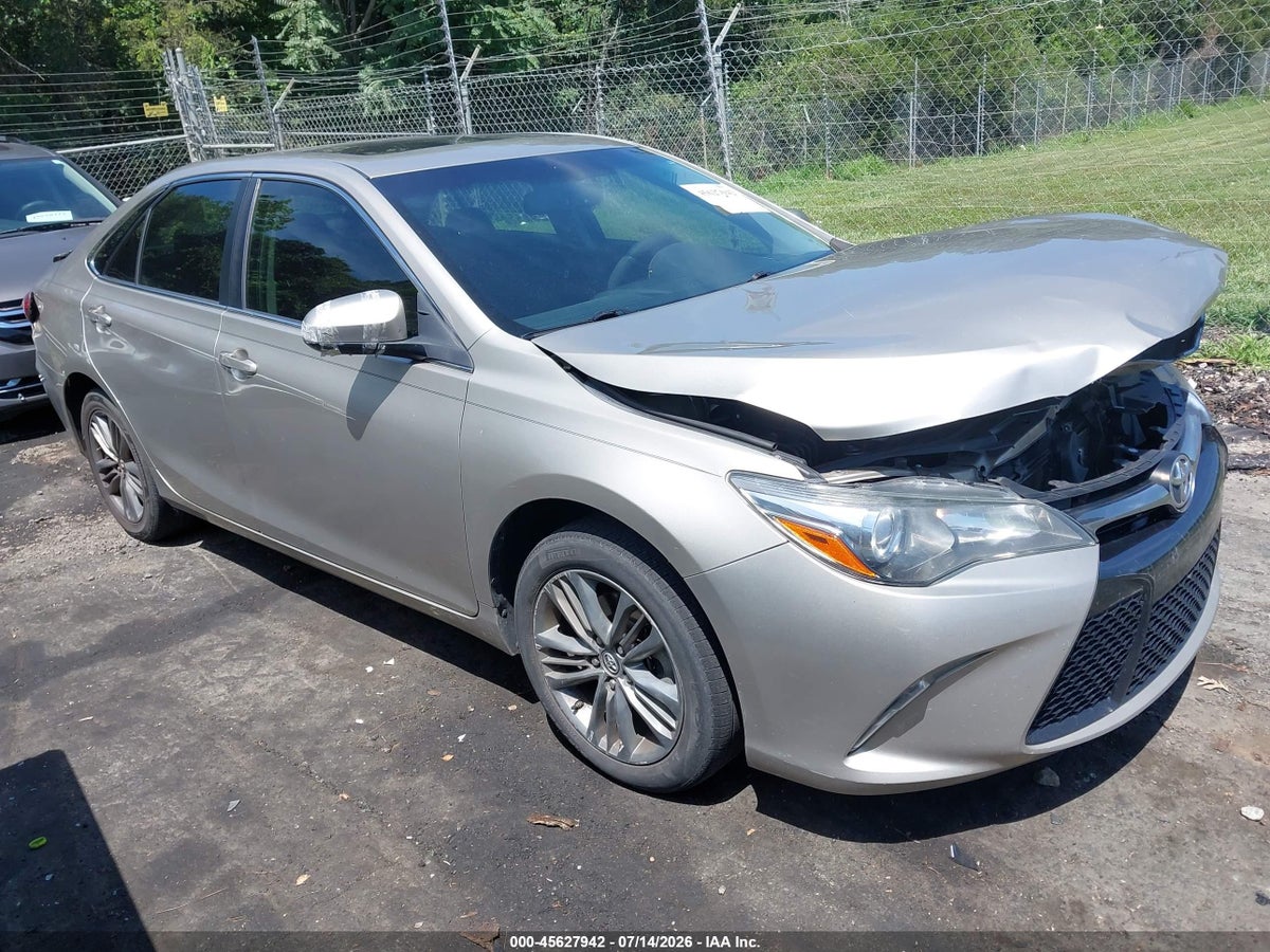 2017 TOYOTA CAMRY SE