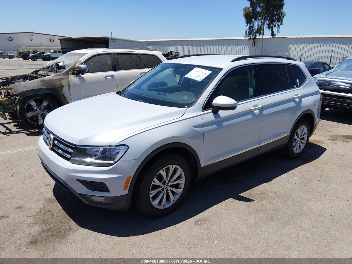 2018 VOLKSWAGEN TIGUAN 2.0T SE/2.0T SEL — снимка 2