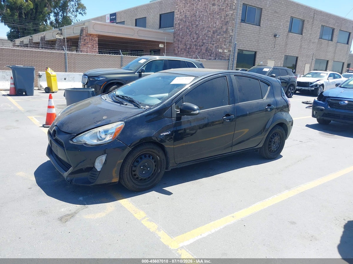 2016 TOYOTA PRIUS C TWO — снимка 2