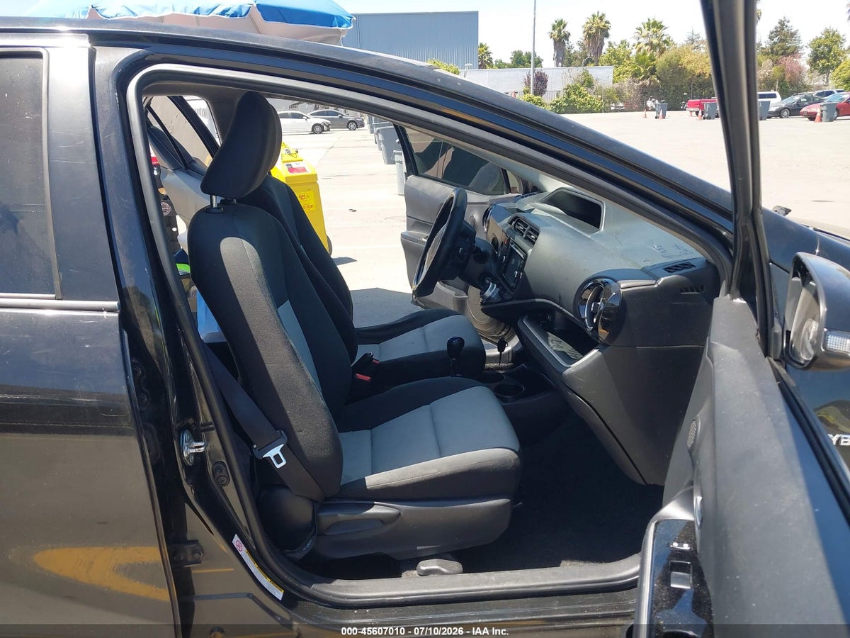 2016 TOYOTA PRIUS C TWO — снимка 5