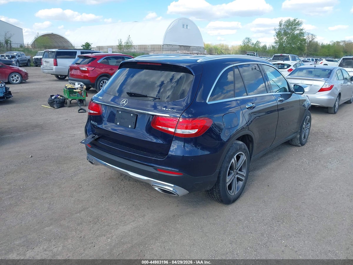 2019 MERCEDES-BENZ GLC 300 4MATIC — снимка 4