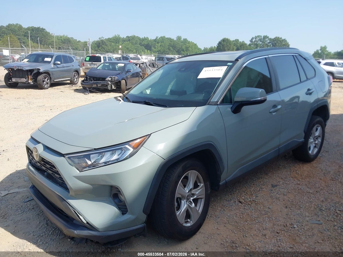 2021 TOYOTA RAV4 XLE — снимка 2