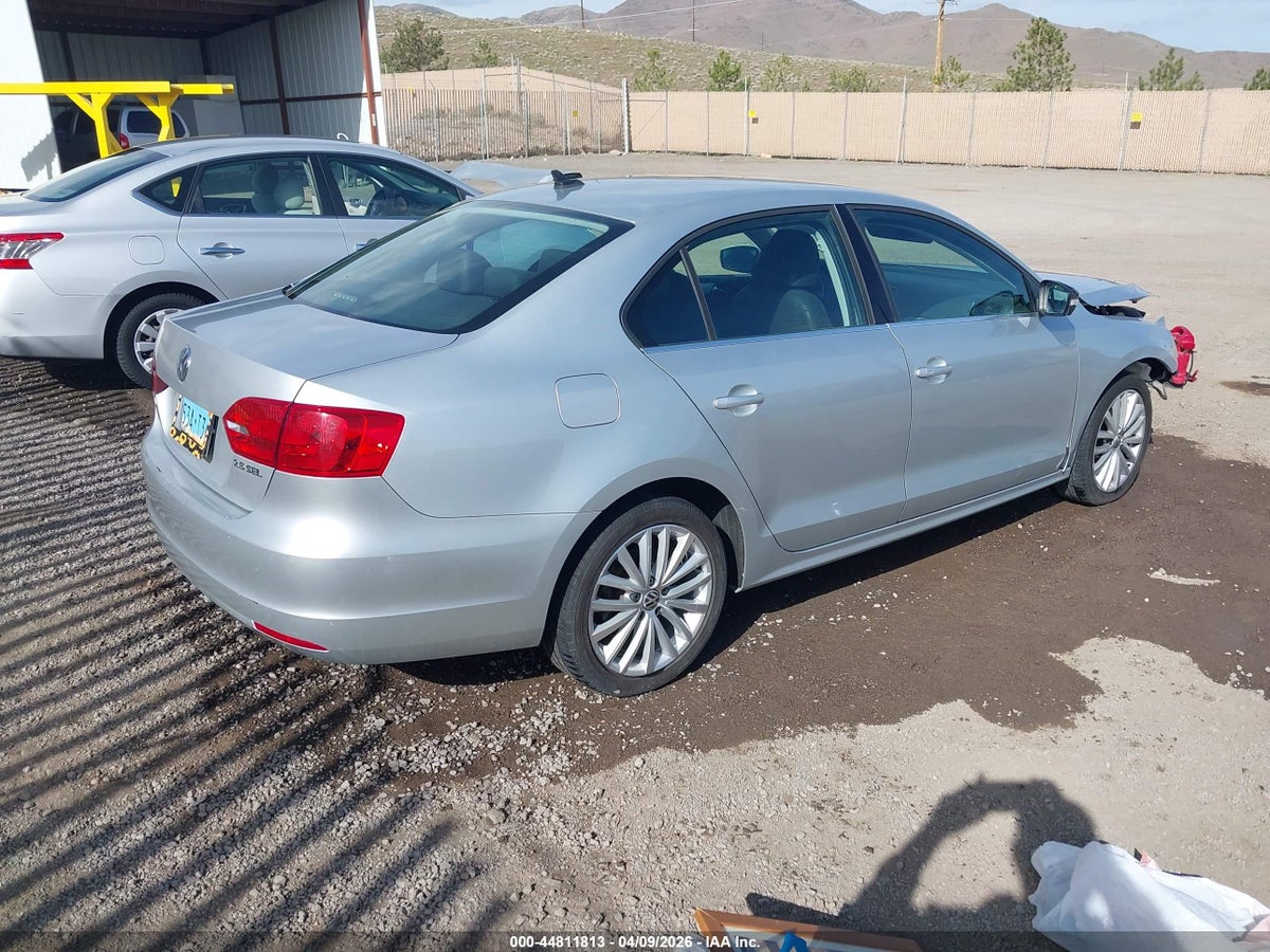 2011 VOLKSWAGEN JETTA 2.5L SEL — снимка 4