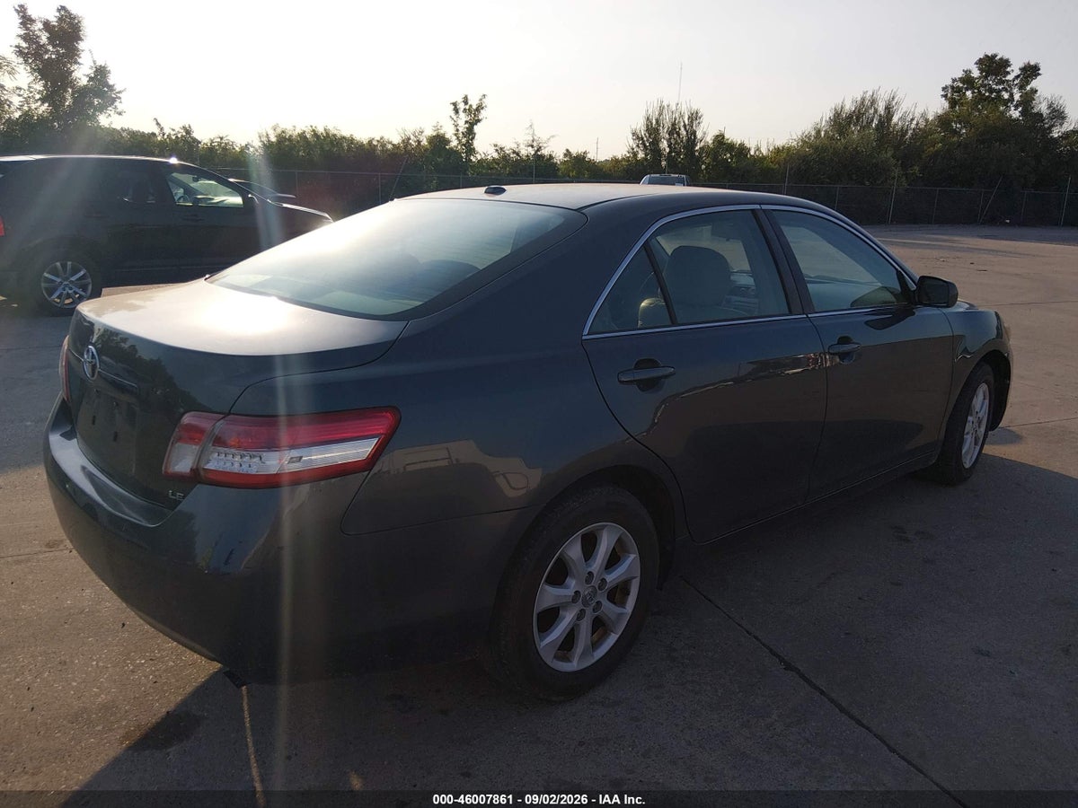 2010 TOYOTA CAMRY LE — снимка 4