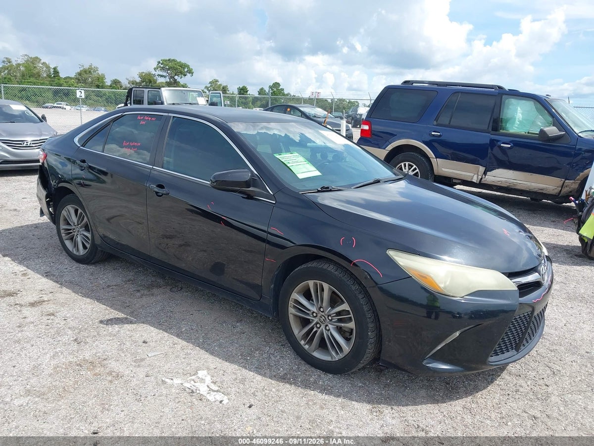 2015 TOYOTA CAMRY SE