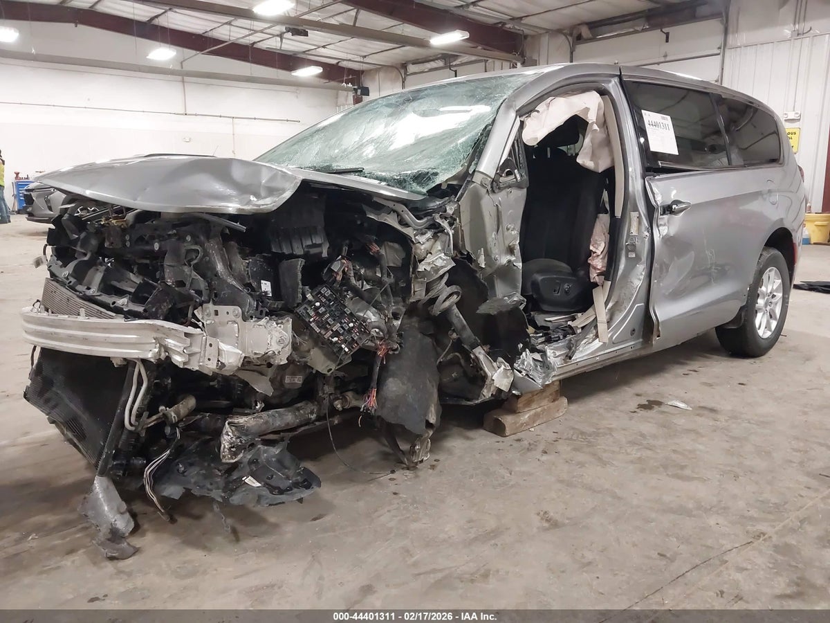 2020 CHRYSLER PACIFICA TOURING — снимка 2