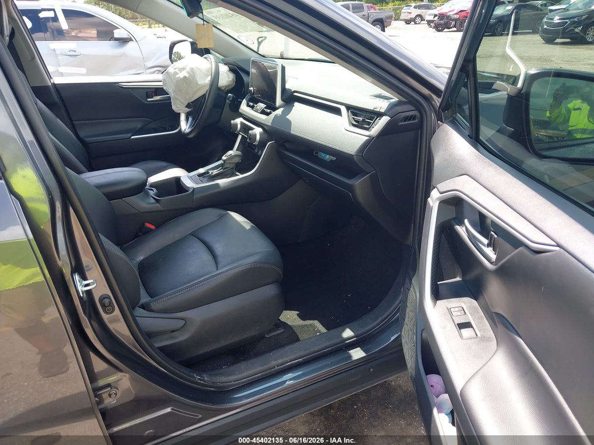 2023 TOYOTA RAV4 XLE PREMIUM — снимка 5