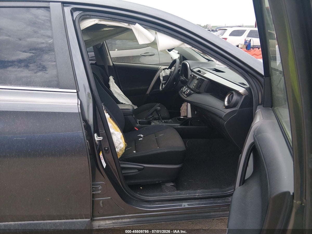 2018 TOYOTA RAV4 LE — снимка 5
