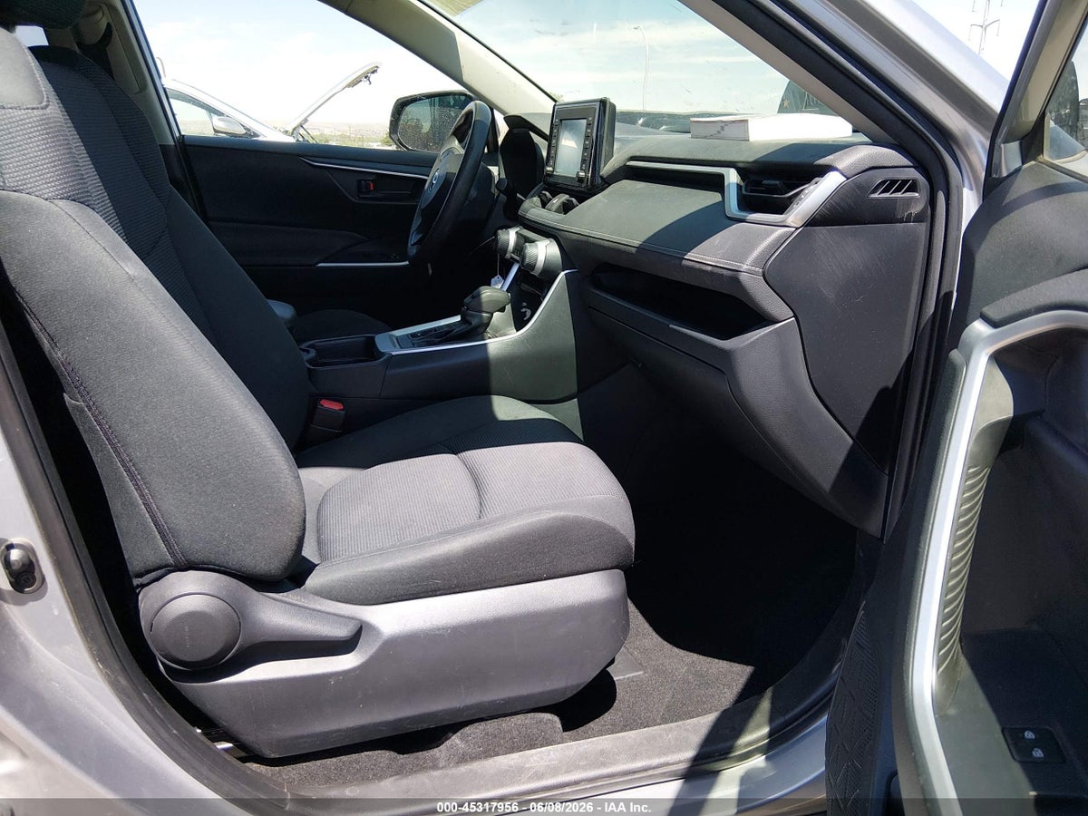 2019 TOYOTA RAV4 LE — снимка 5