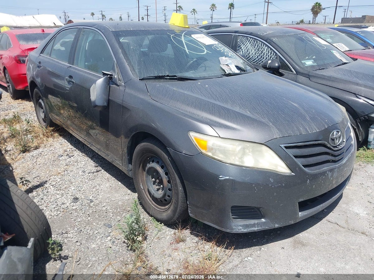 2011 TOYOTA CAMRY LE
