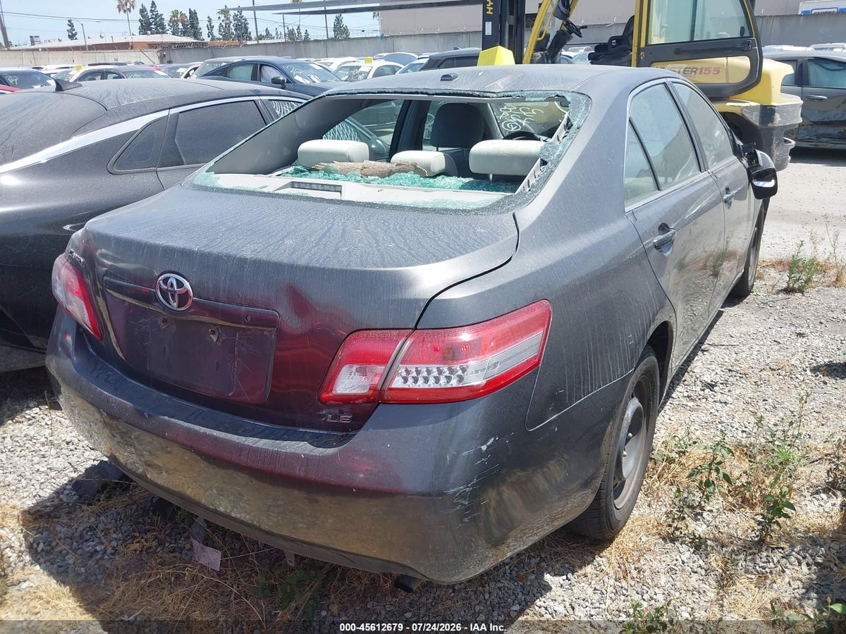2011 TOYOTA CAMRY LE — снимка 4
