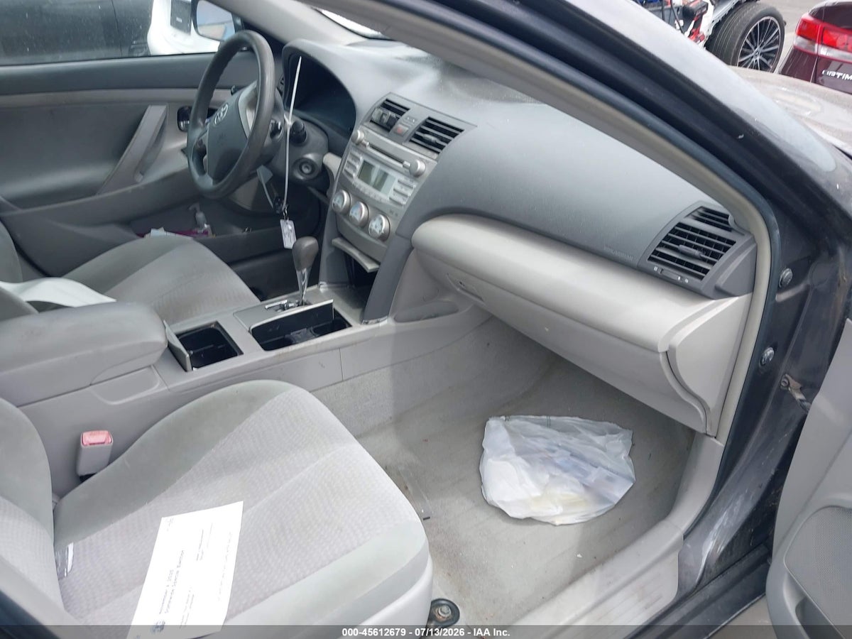2011 TOYOTA CAMRY LE — снимка 5