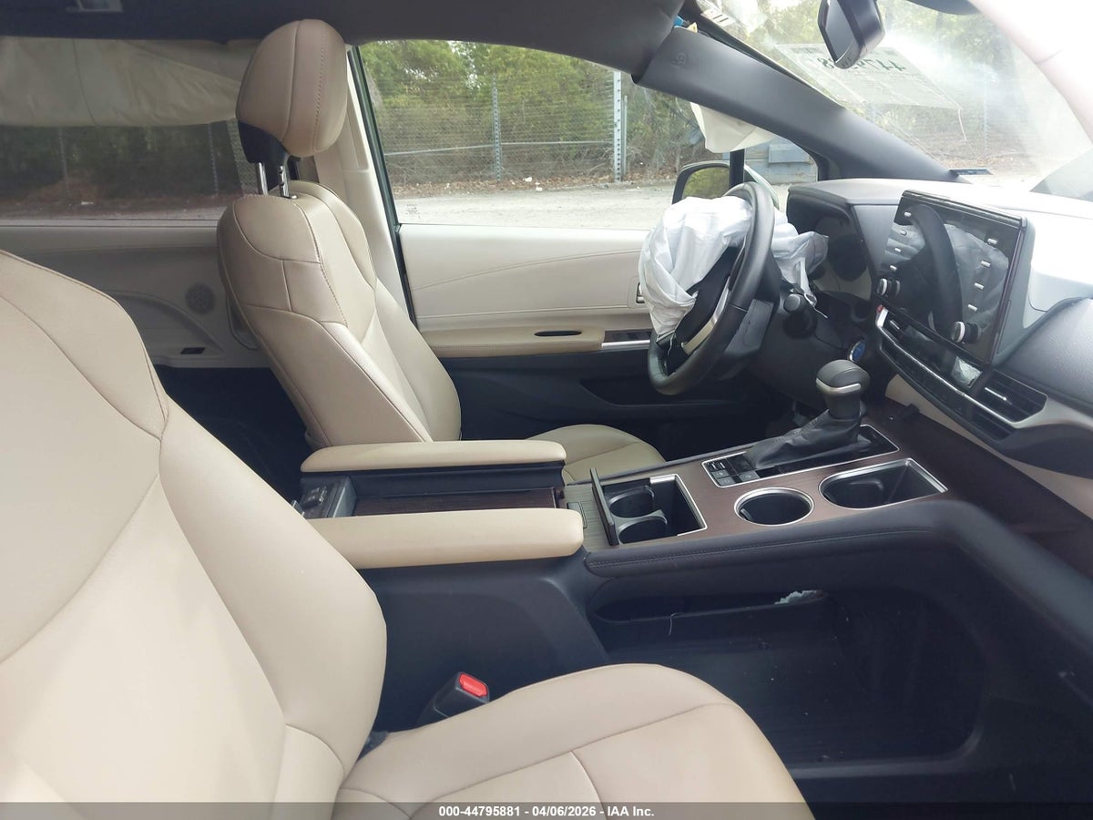 2022 TOYOTA SIENNA XLE — снимка 5