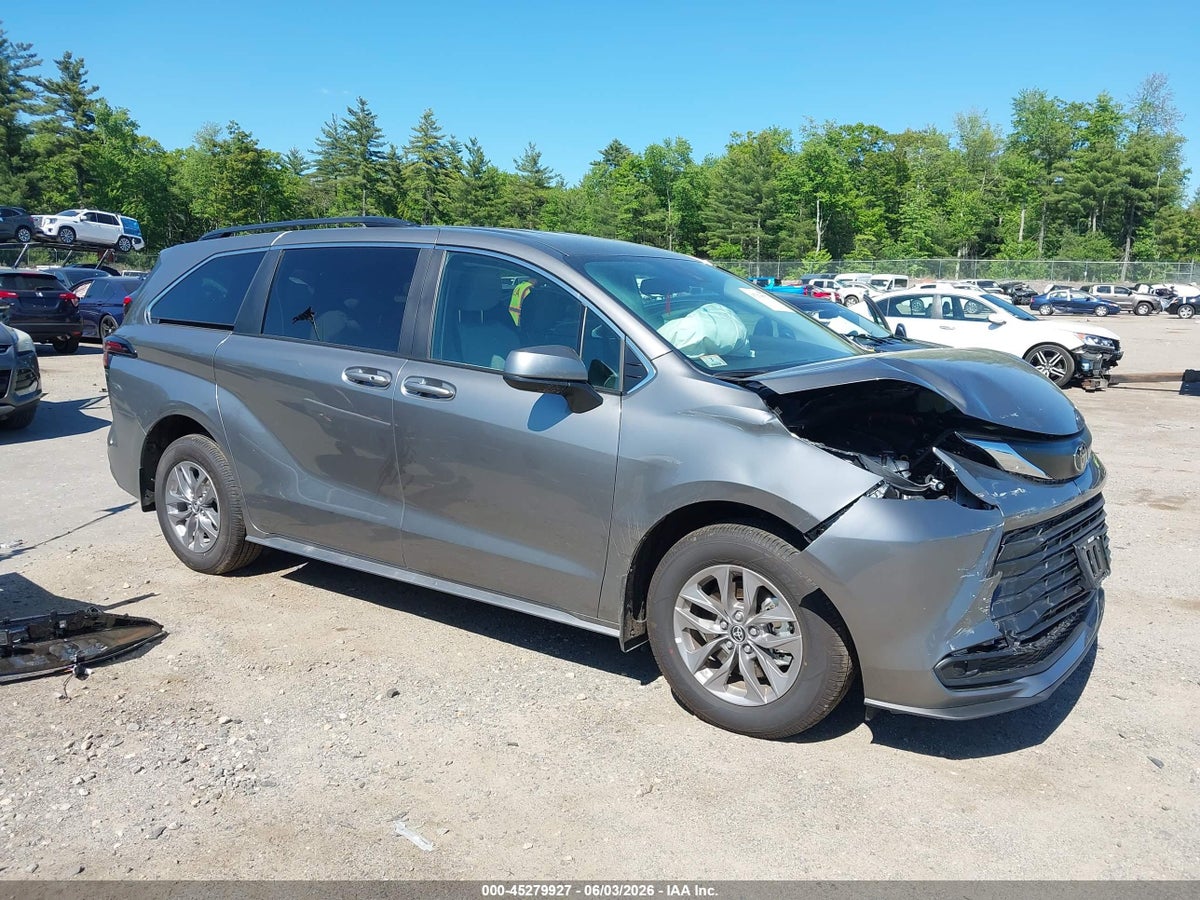 2026 TOYOTA SIENNA LE