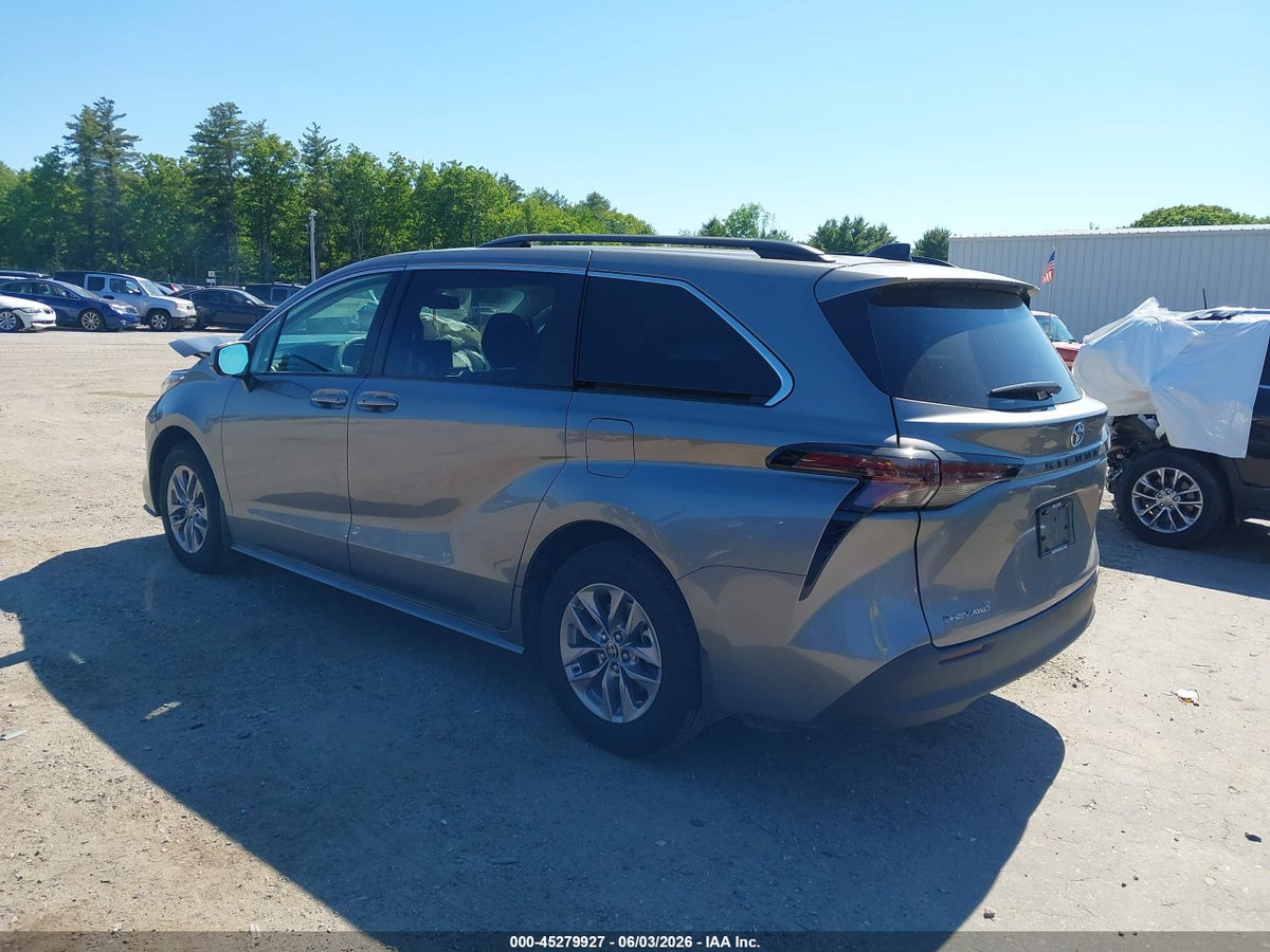 2026 TOYOTA SIENNA LE — снимка 3