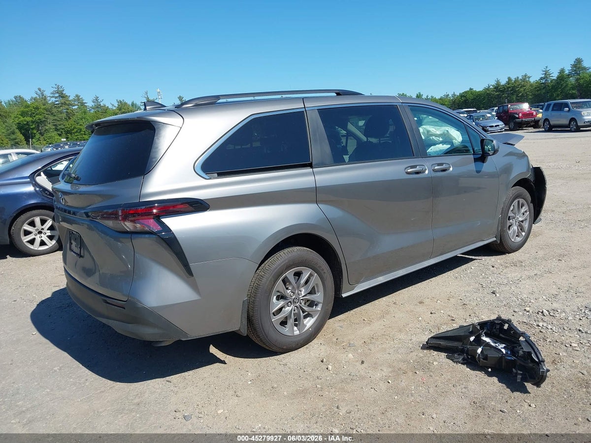 2026 TOYOTA SIENNA LE — снимка 4