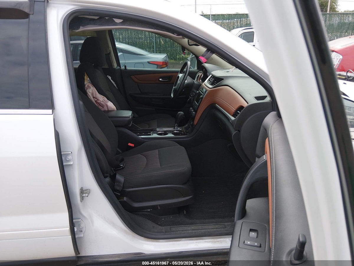 2017 CHEVROLET TRAVERSE 1LT — снимка 5