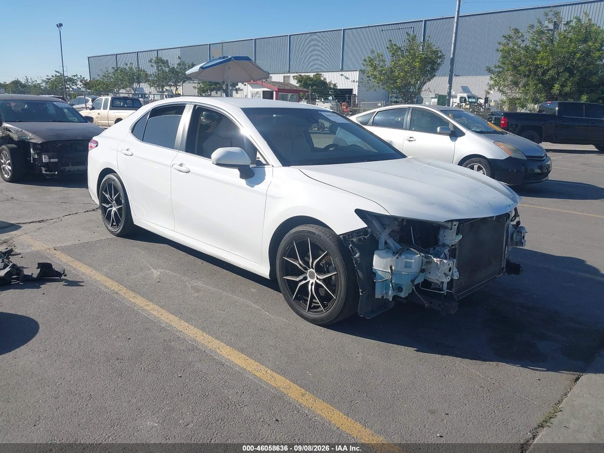2018 TOYOTA CAMRY LE