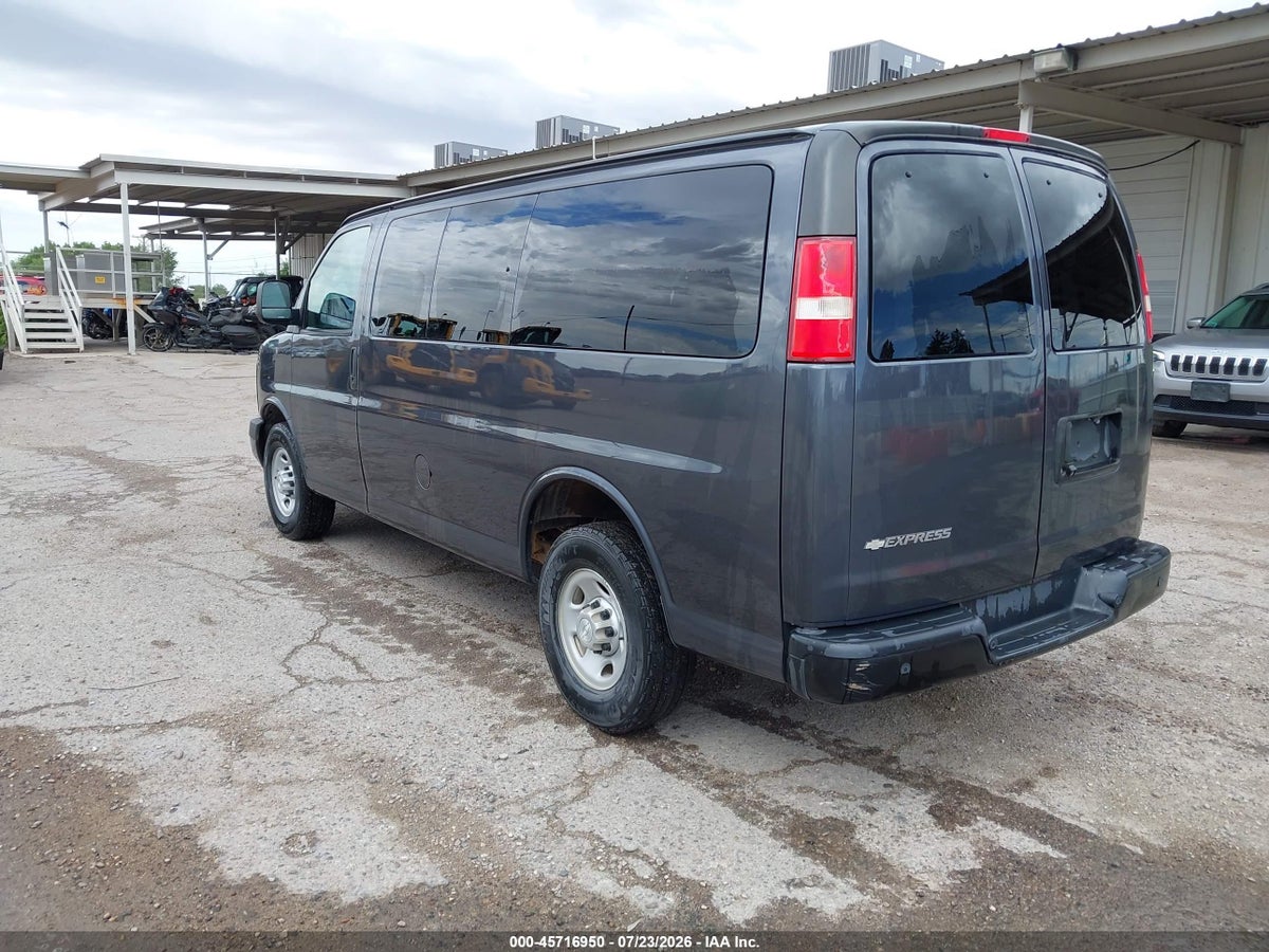 2017 CHEVROLET EXPRESS 2500 LS — снимка 3