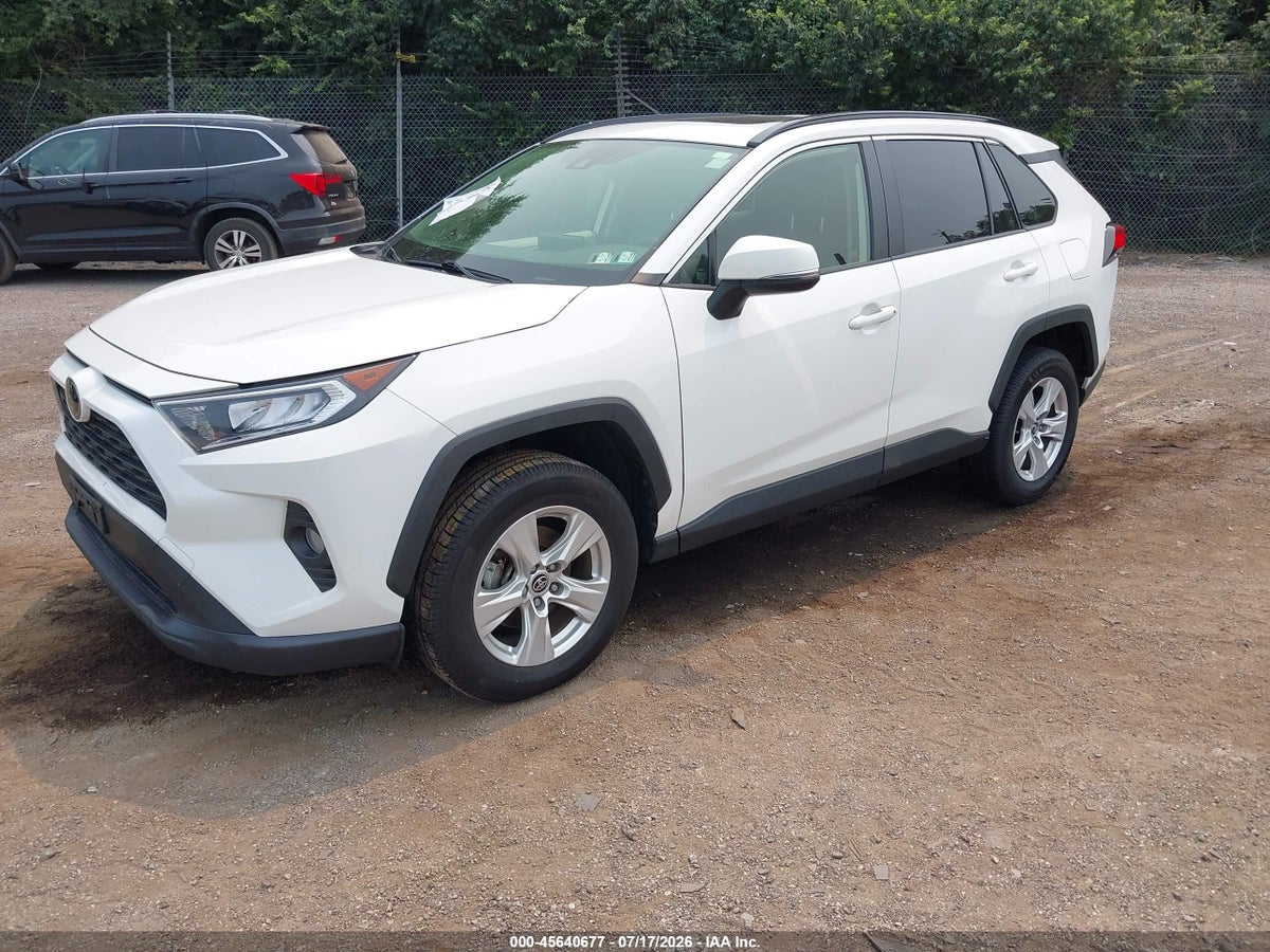 2019 TOYOTA RAV4 XLE — снимка 2