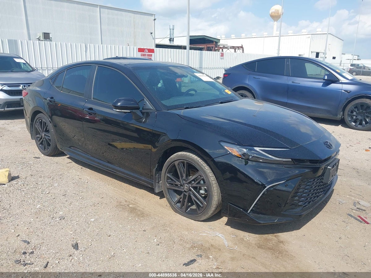 2025 TOYOTA CAMRY XSE