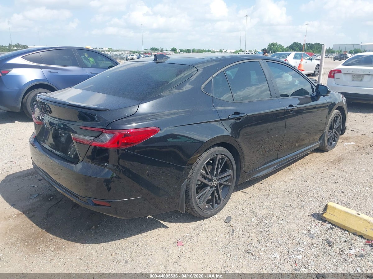 2025 TOYOTA CAMRY XSE — снимка 4