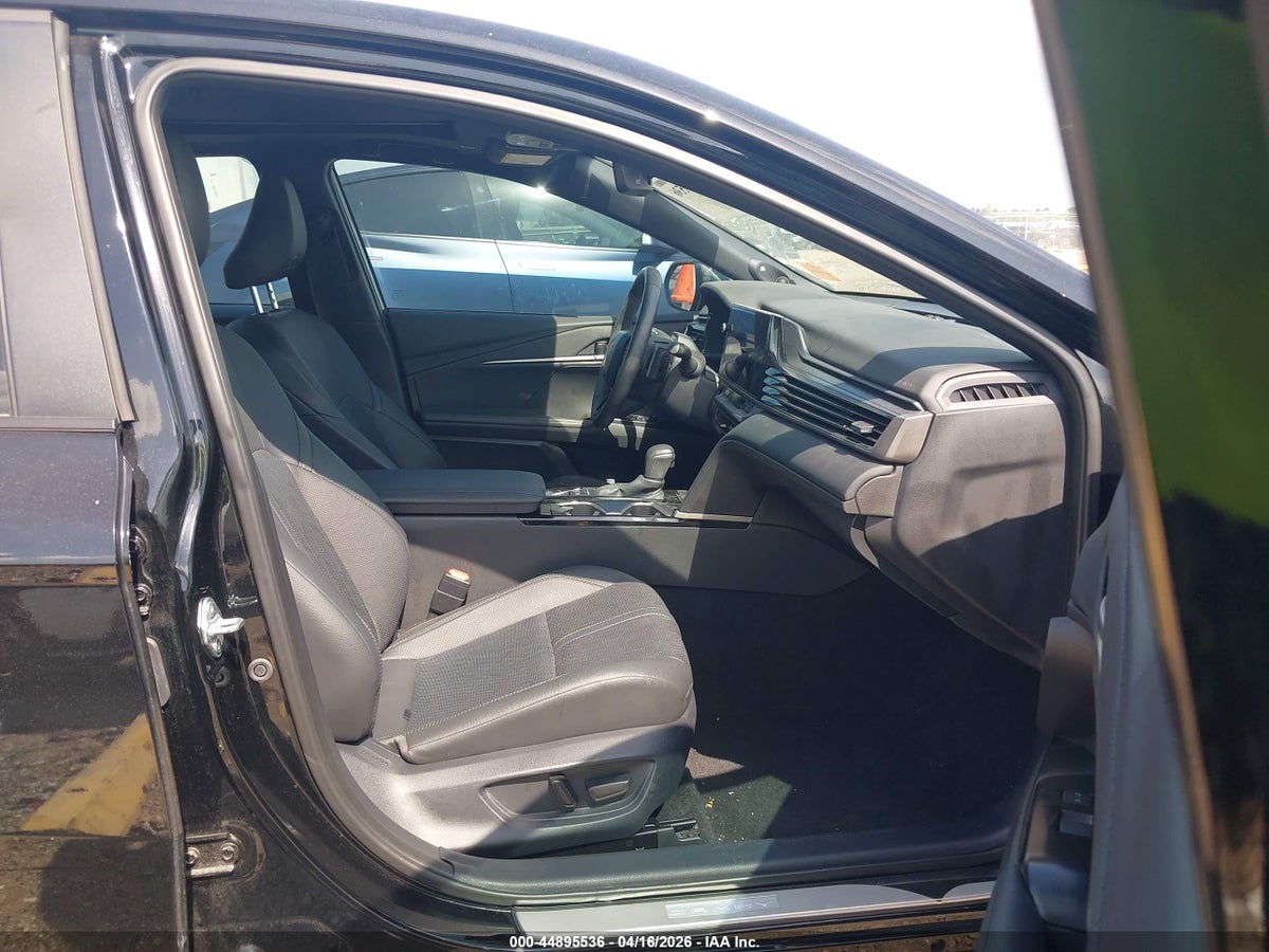2025 TOYOTA CAMRY XSE — снимка 5
