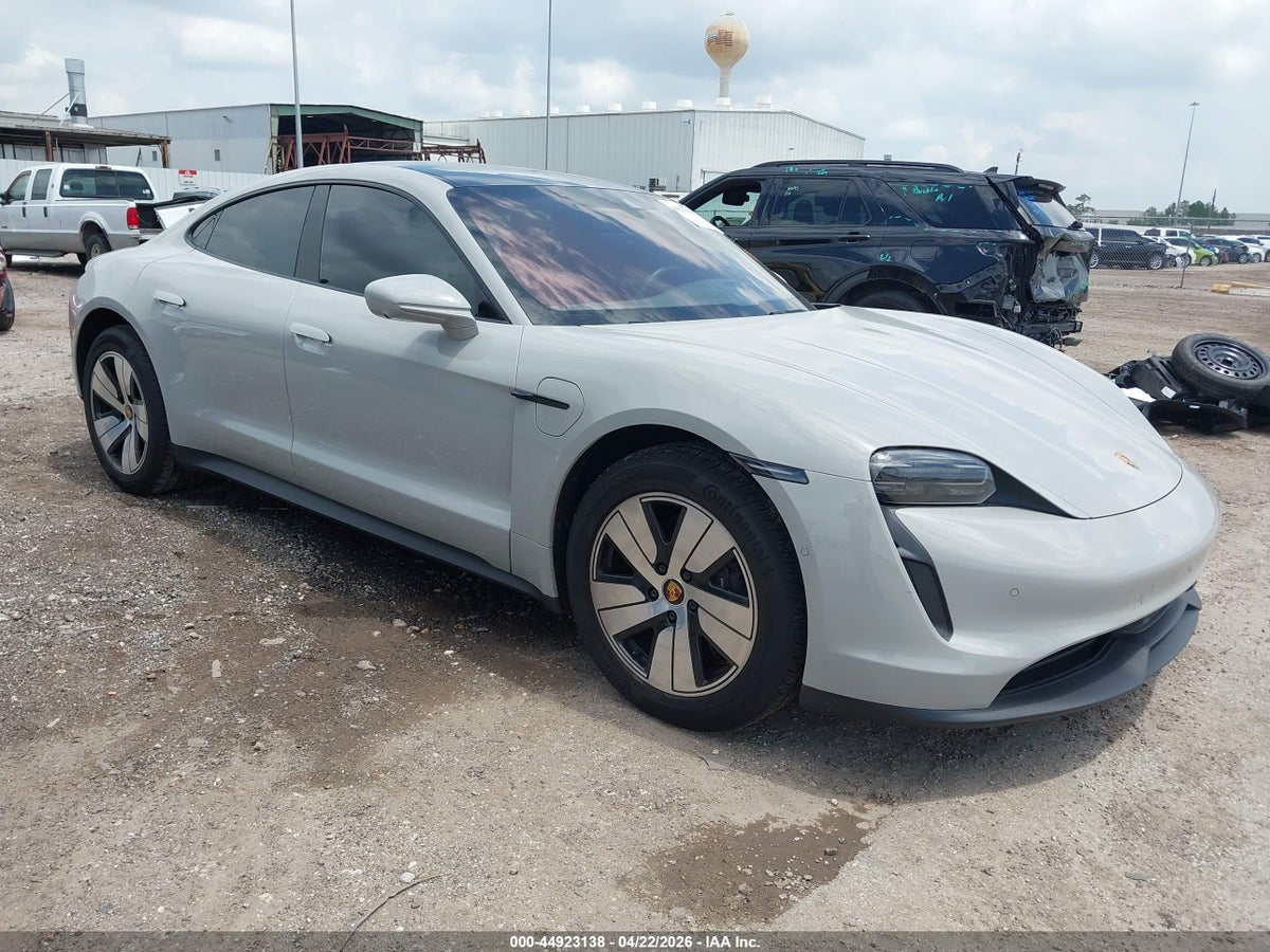 2022 PORSCHE TAYCAN