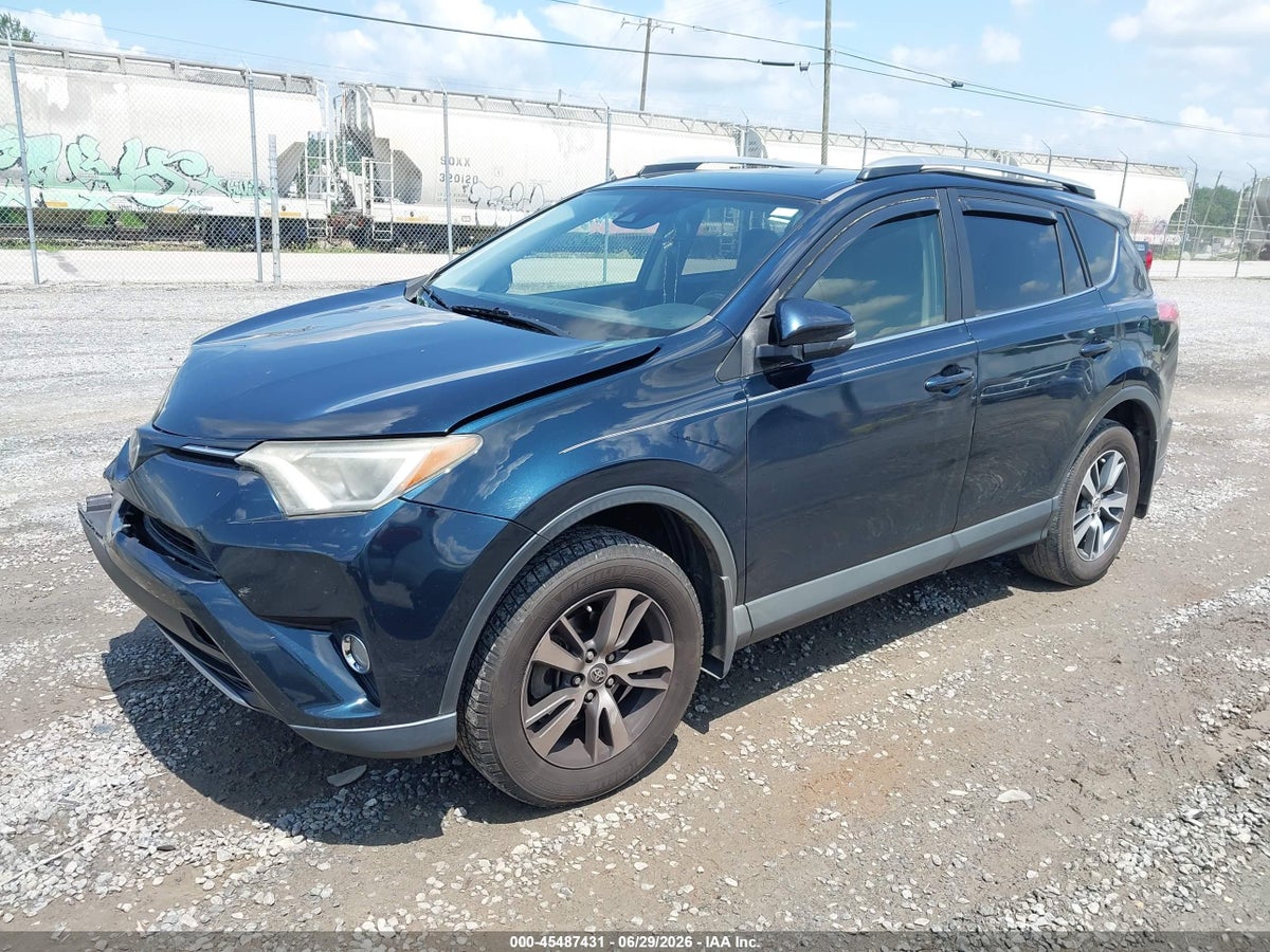 2017 TOYOTA RAV4 XLE — снимка 2