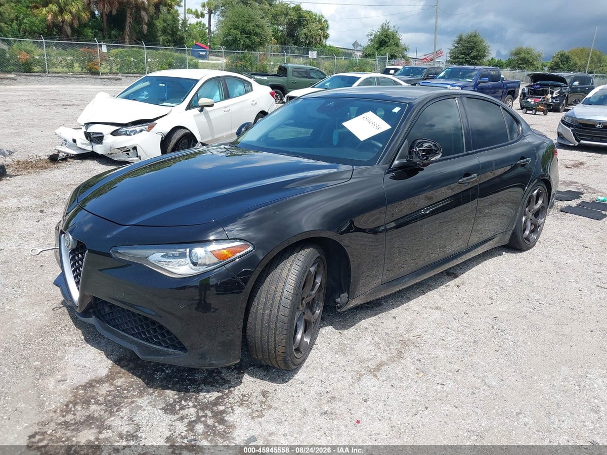 2017 ALFA ROMEO GIULIA TI RWD — снимка 2